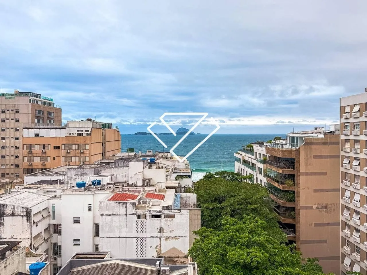 Water view in a 3-bedroom apartment, 660 m² — photo 37