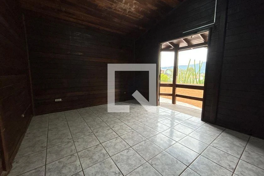 Balcony with a grill in a 3-bedroom house, 100 m² — photo 27