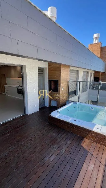 Rooftop with 2 bedrooms, en-suite and 2 parking spaces