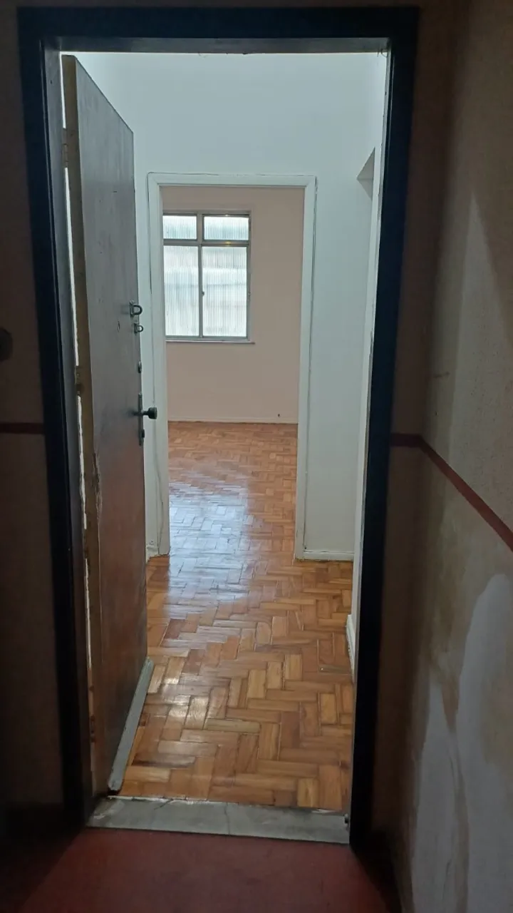 Apartment, 50 m², with wood or laminate floors — photo 20