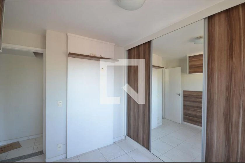 2-bedroom apartment with a glass shower box and pets allowed — photo 27