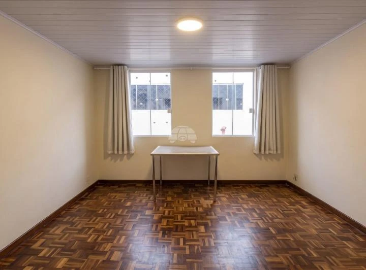 Well-kept unfurnished 2-bedroom apartment with parking — photo 7