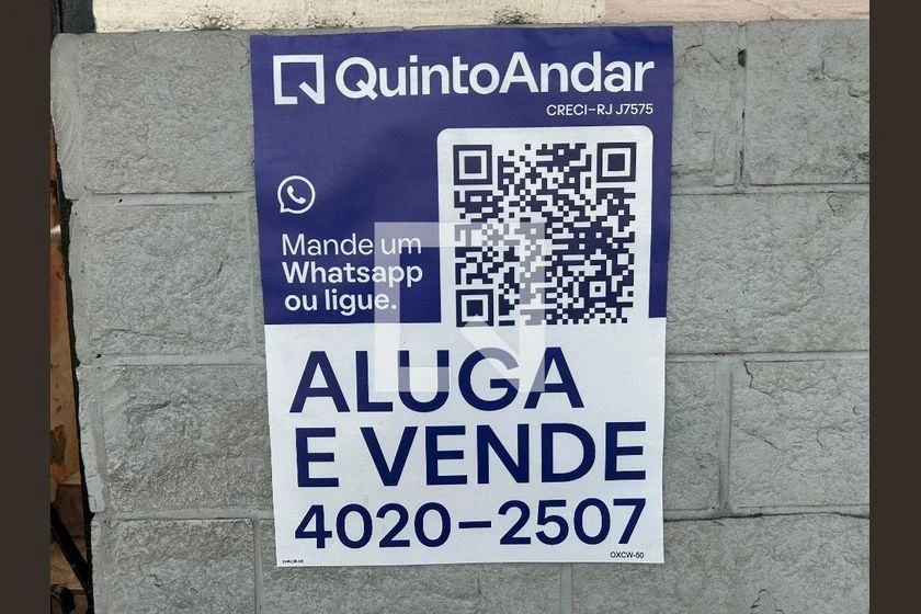 Apartamento com piso de madeira ou laminado, Pilares — photo 33