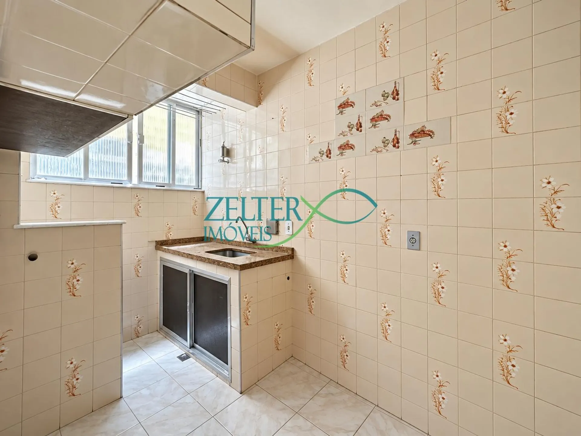 Apartment, 49 m², with wood or laminate floors — photo 3