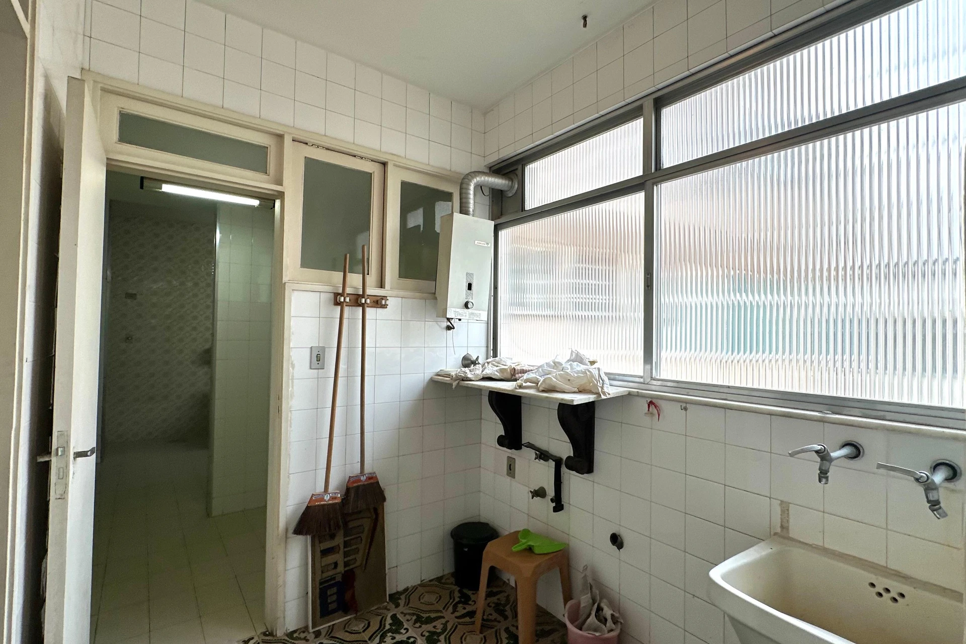 Apartamento amueblado de 3 dormitorios y cocina cerrada — photo 20
