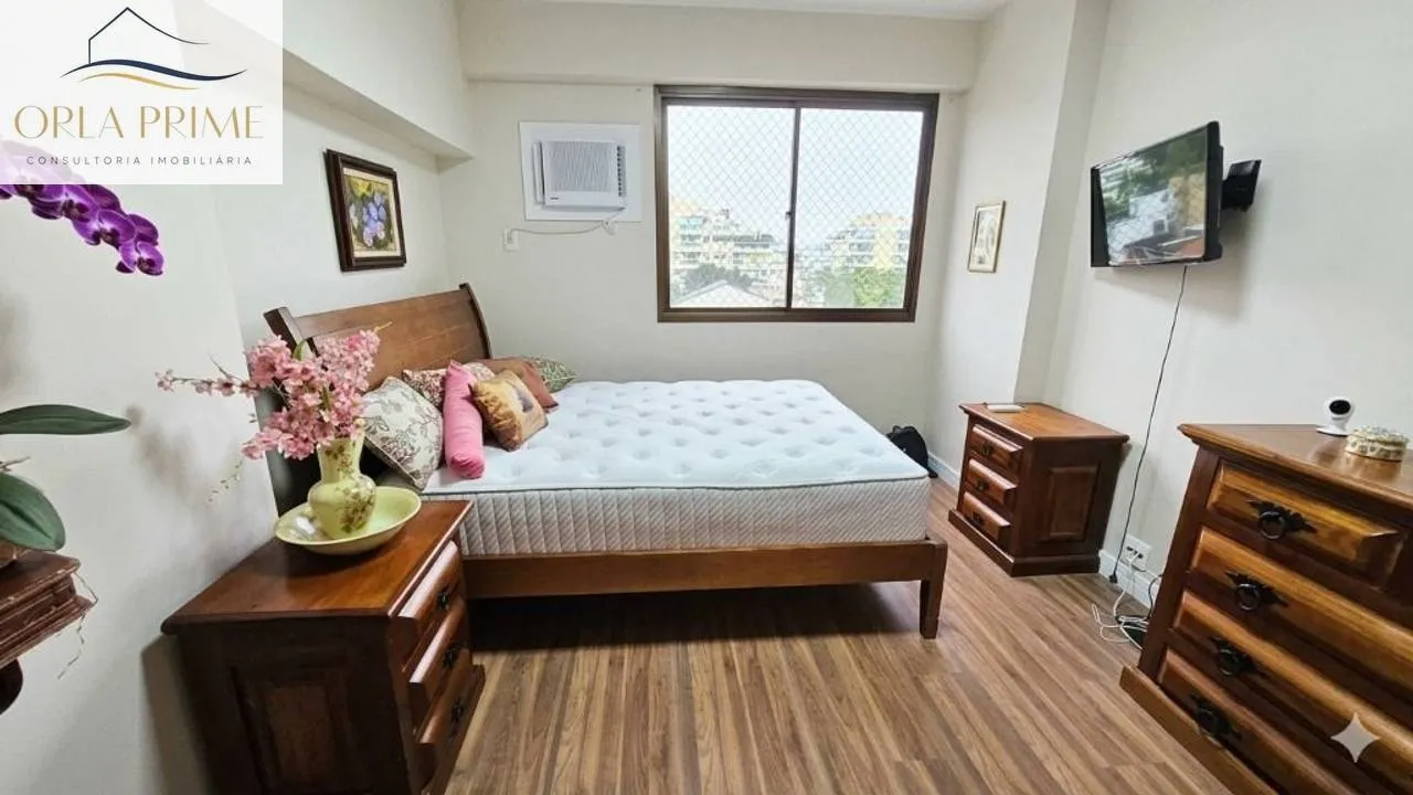 4-bedroom apartment with a water view in Rio de Janeiro — photo 4