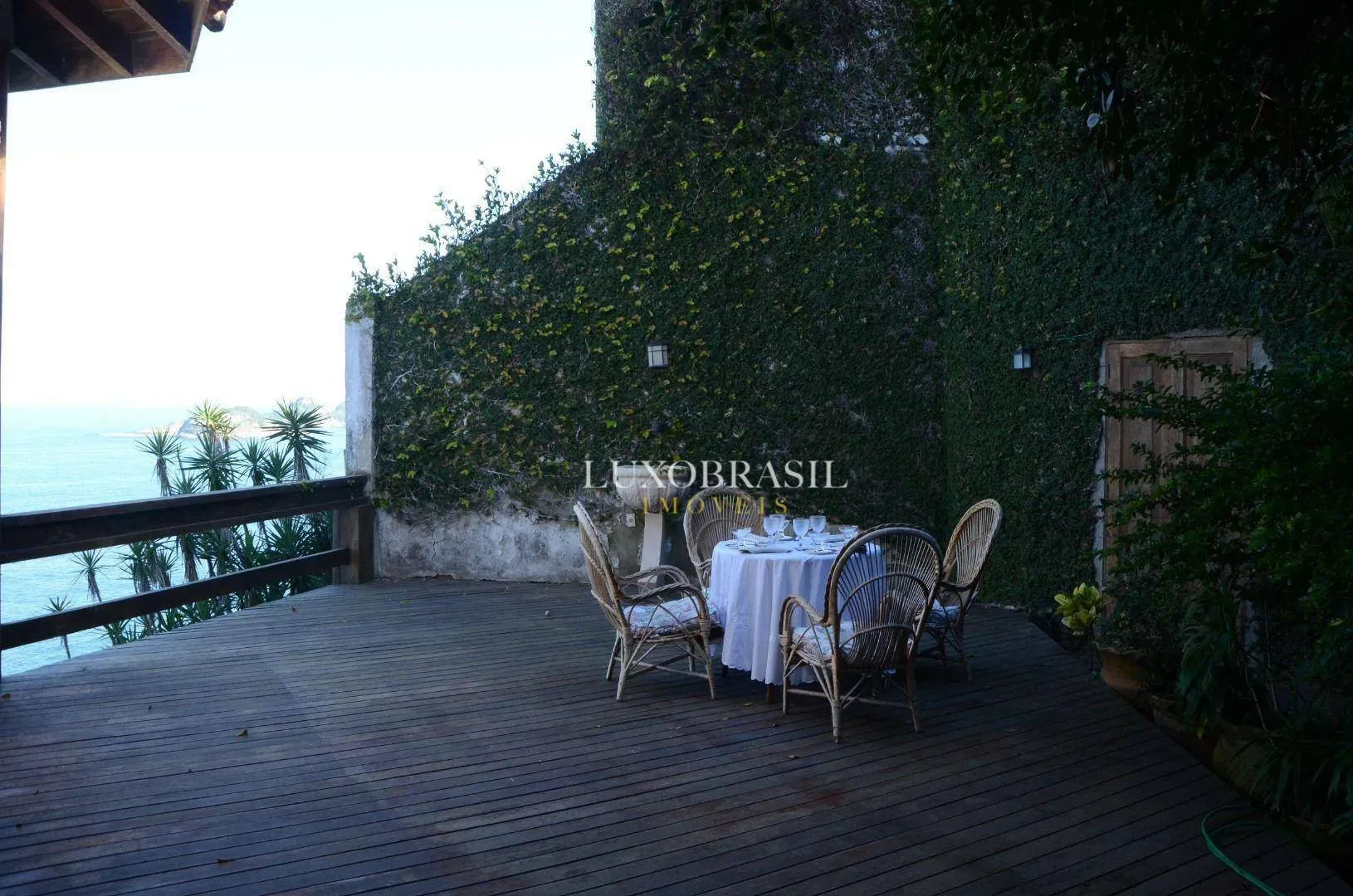800 m² house with 5 bedrooms and 5 bathrooms — photo 50