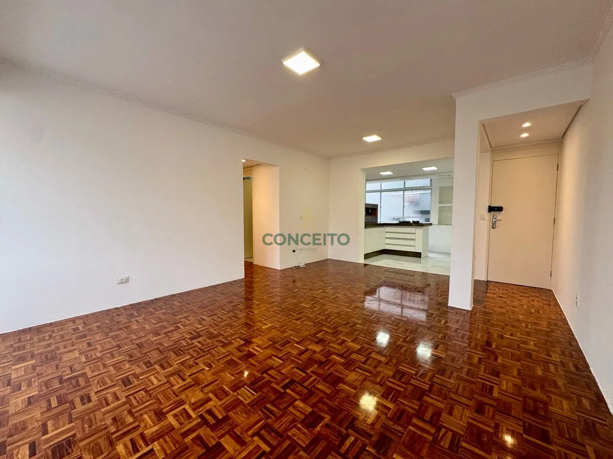 Floor-to-ceiling windows in a 3-bedroom apartment, 106 m² — photo 24