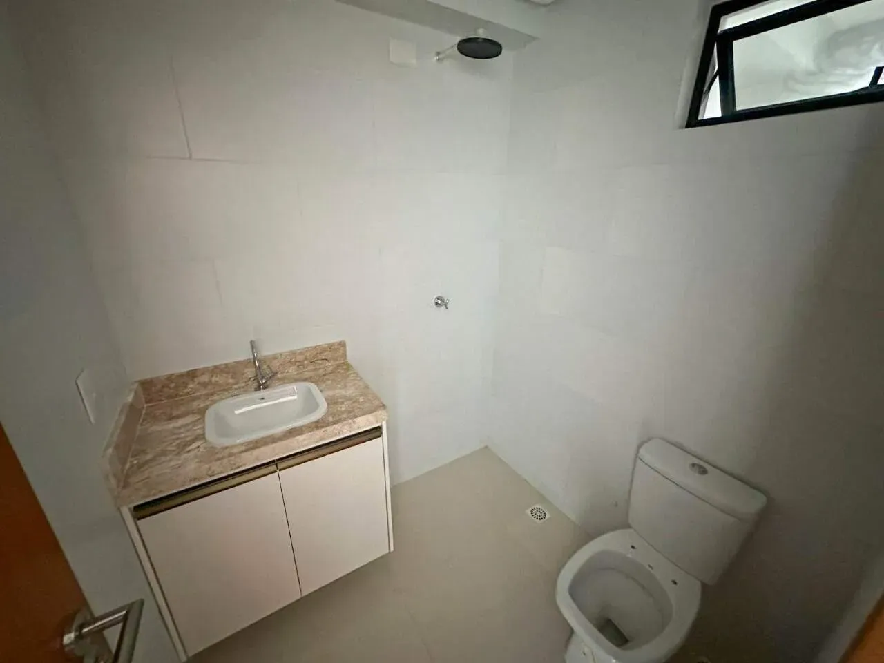 3-bedroom rental apartment with 1 suite and 2 parking — photo 11