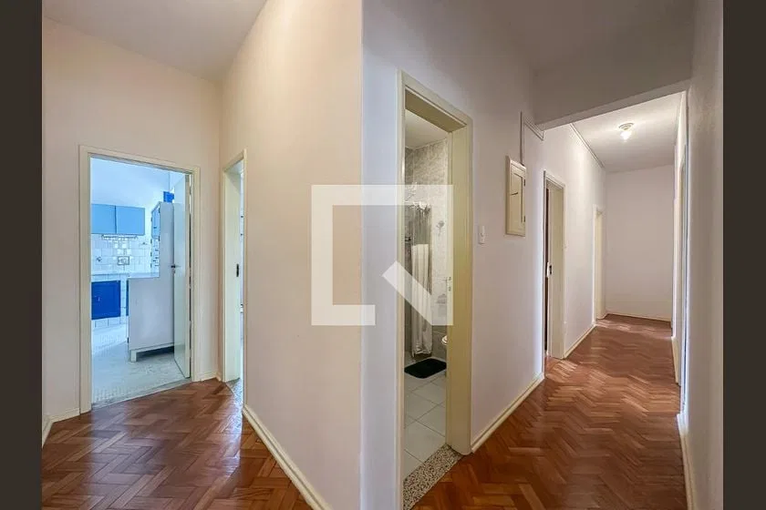 4-bedroom apartment with 3 bathrooms and 206 m² — photo 28