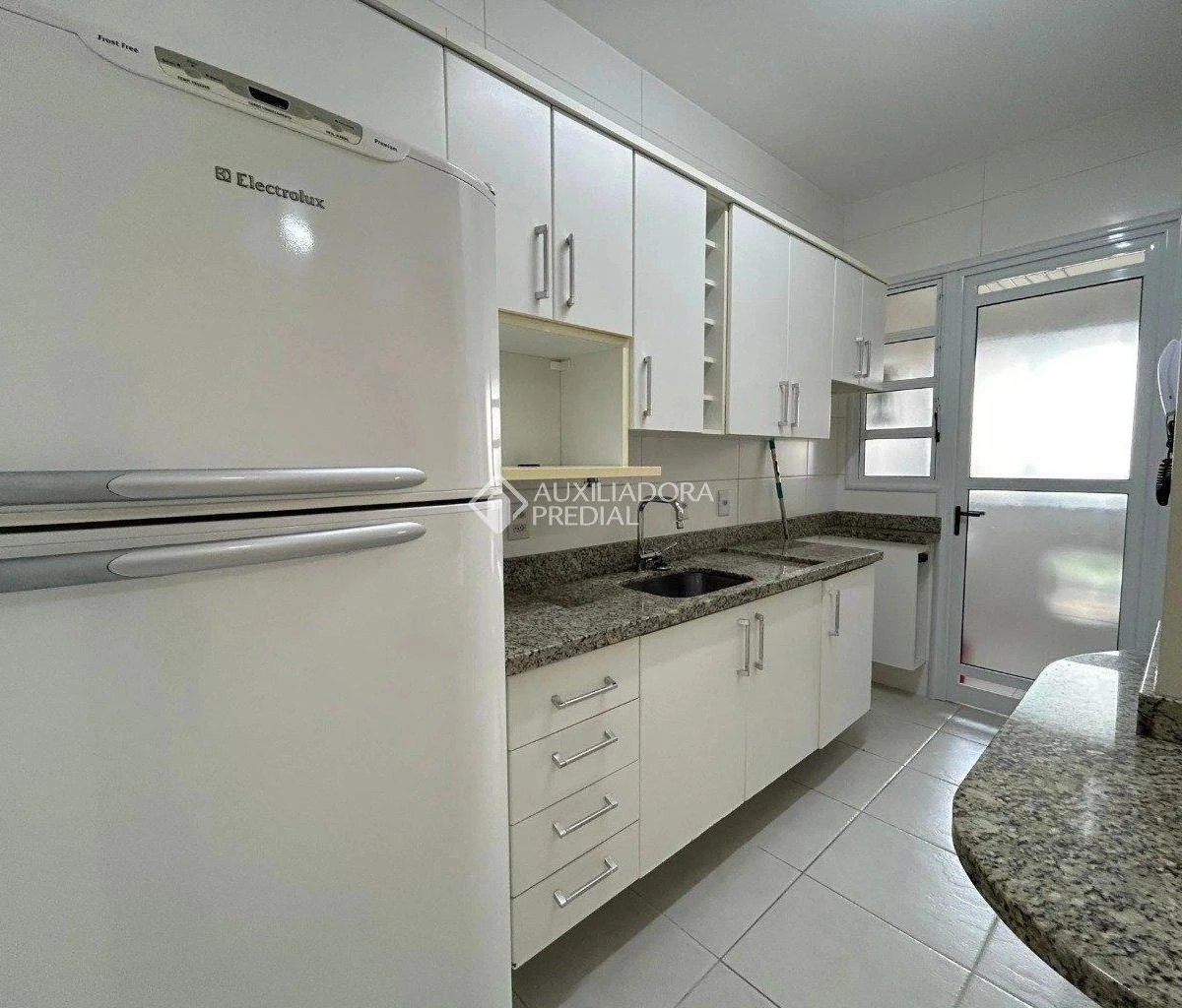 Квартира 85 м² с 2 спальнями и 1 парковкой — photo 2
