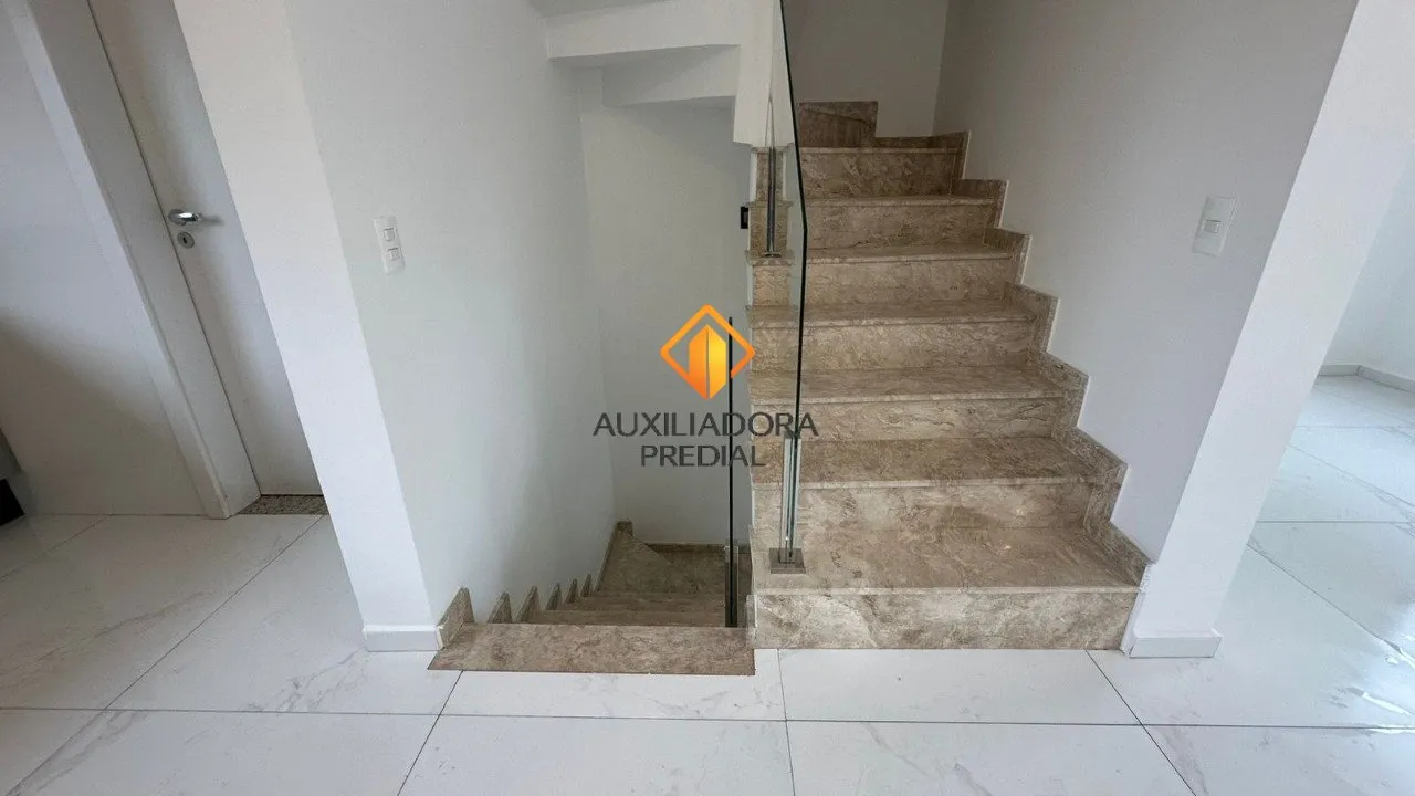 House with 3 bedrooms and a balcony — photo 18