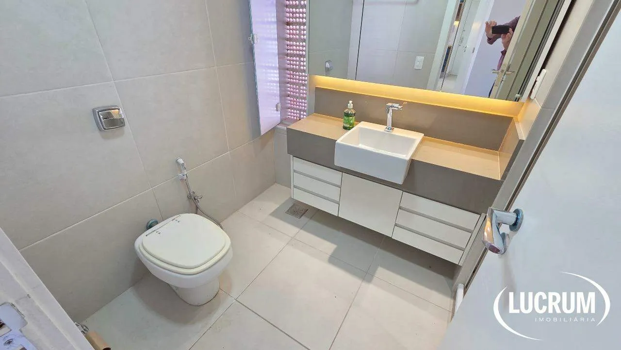 3-bedroom apartment with built-in storage and 3 baths — photo 16
