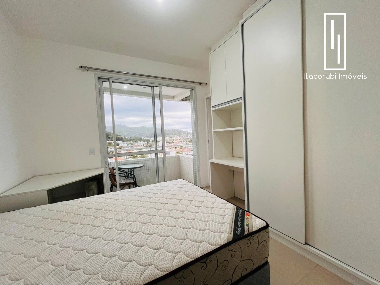 2-bedroom apartment with 87 m² and 2 parking spots — photo 3