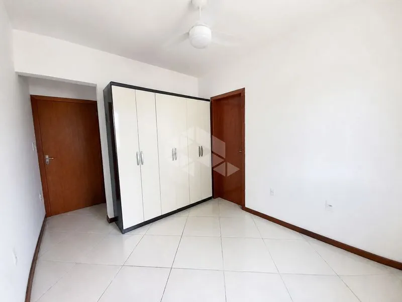 2-bedroom apartment with a washing machine in Florianópolis — photo 4