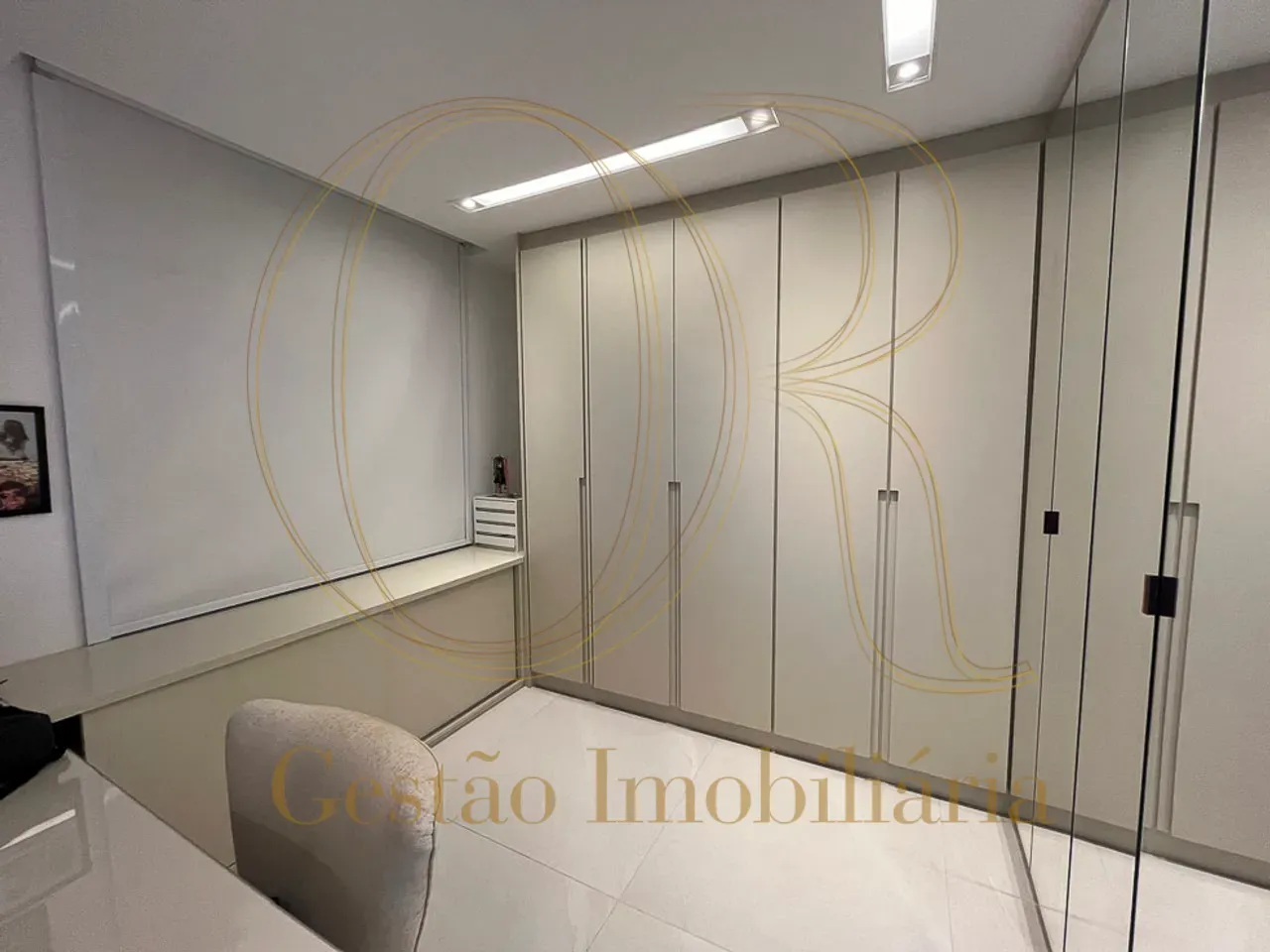 Apartamento mobiliado de 290 m² com 3 quartos e 4 banheiros — photo 15