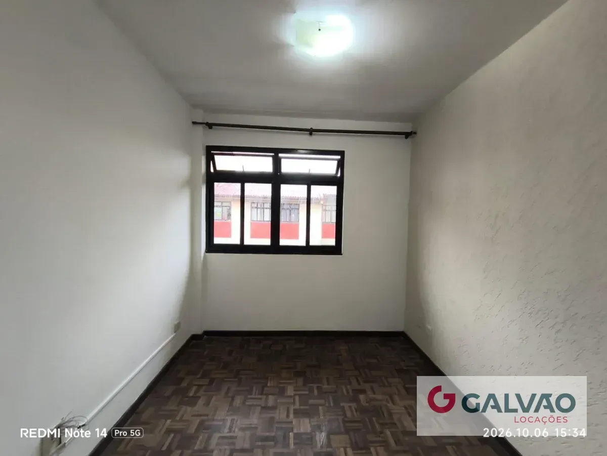 Apartment on the 3rd floor with wood or laminate floors — photo 3