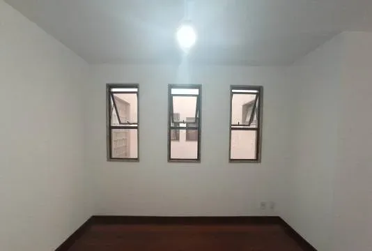Apartment on the 1st floor with a glass-enclosed balcony — photo 9