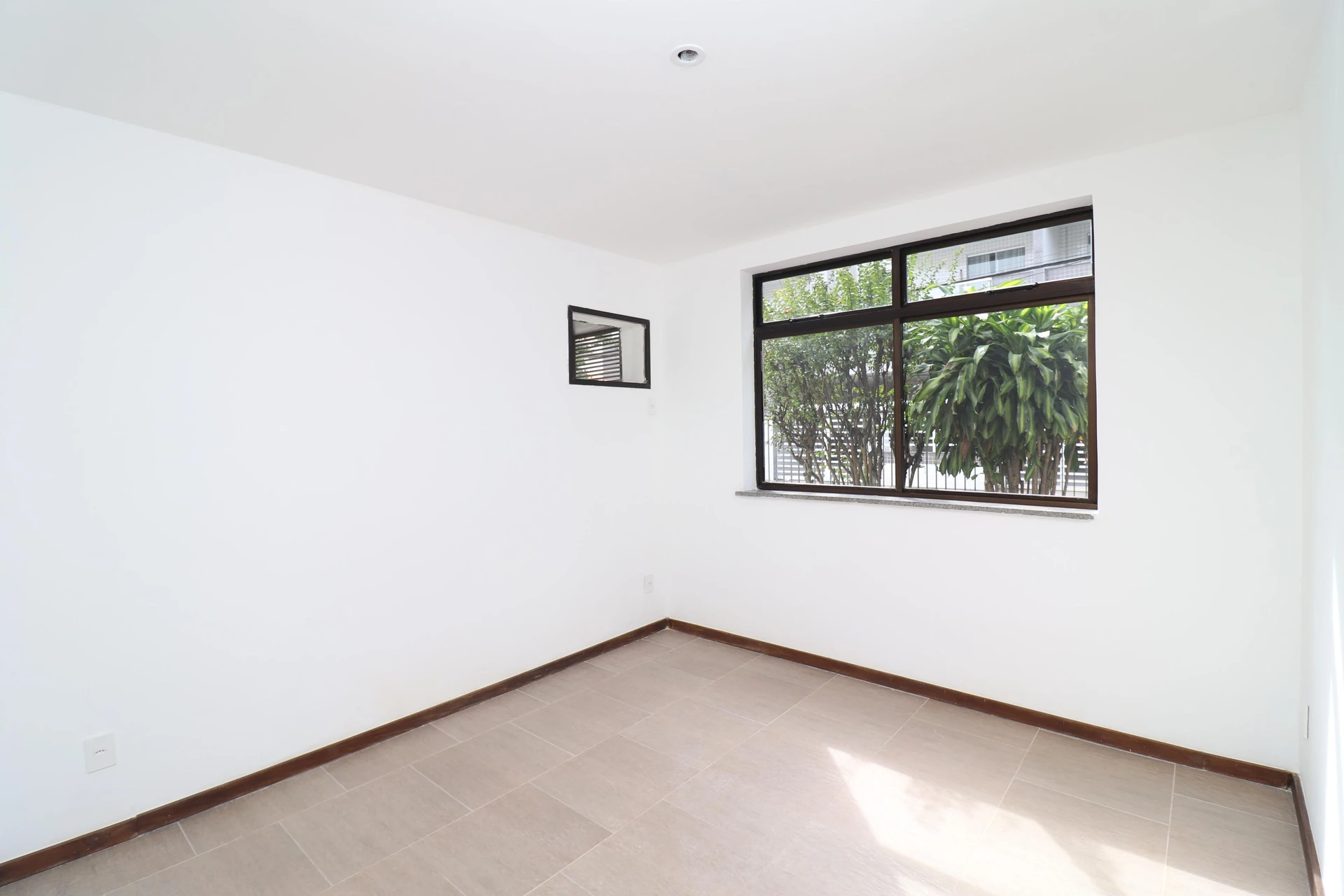 3-bedroom apartment, 1 with its own bathroom, 120 m² — photo 23