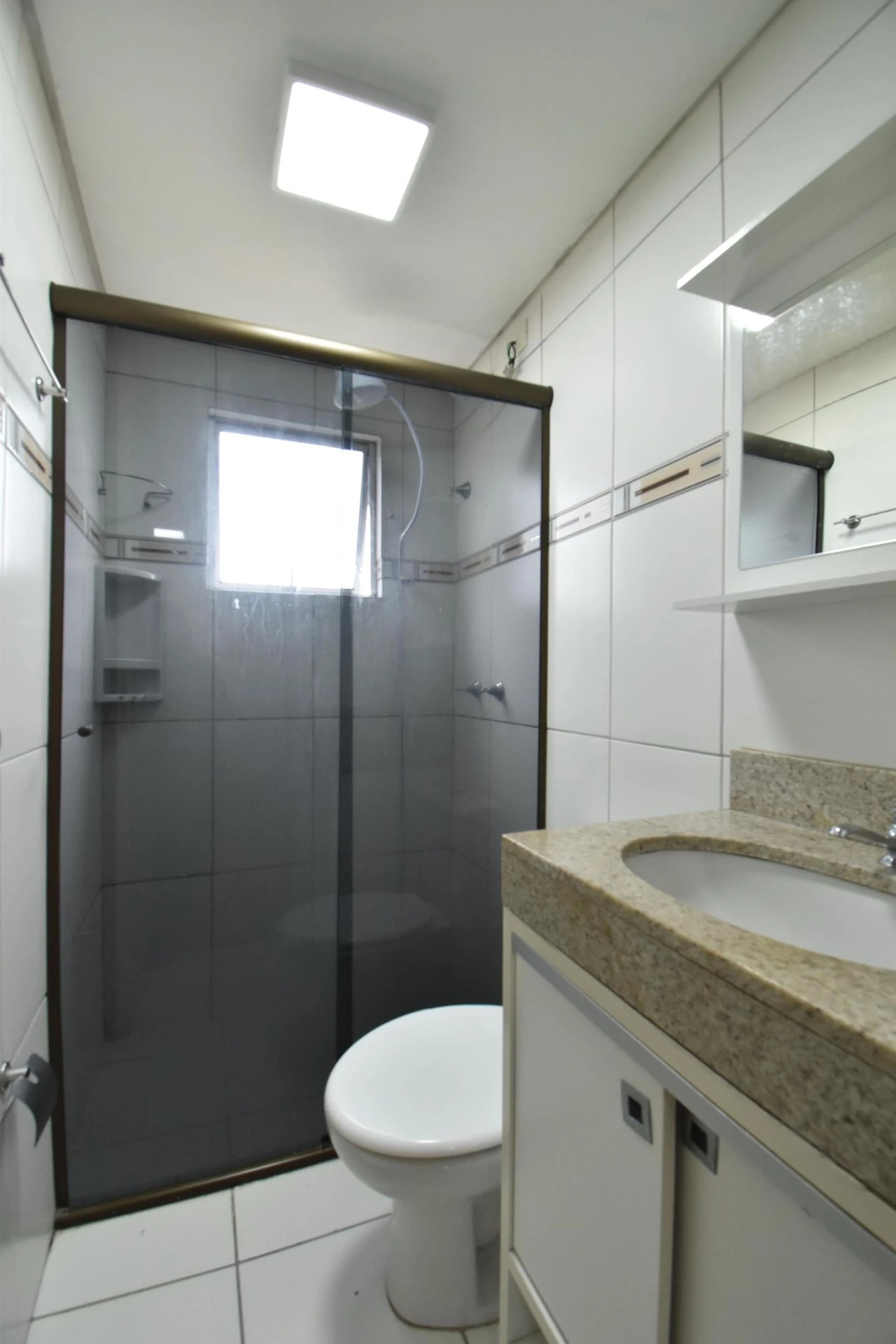 Засклений балкон та 2 спальні: квартира 49 м² — photo 8