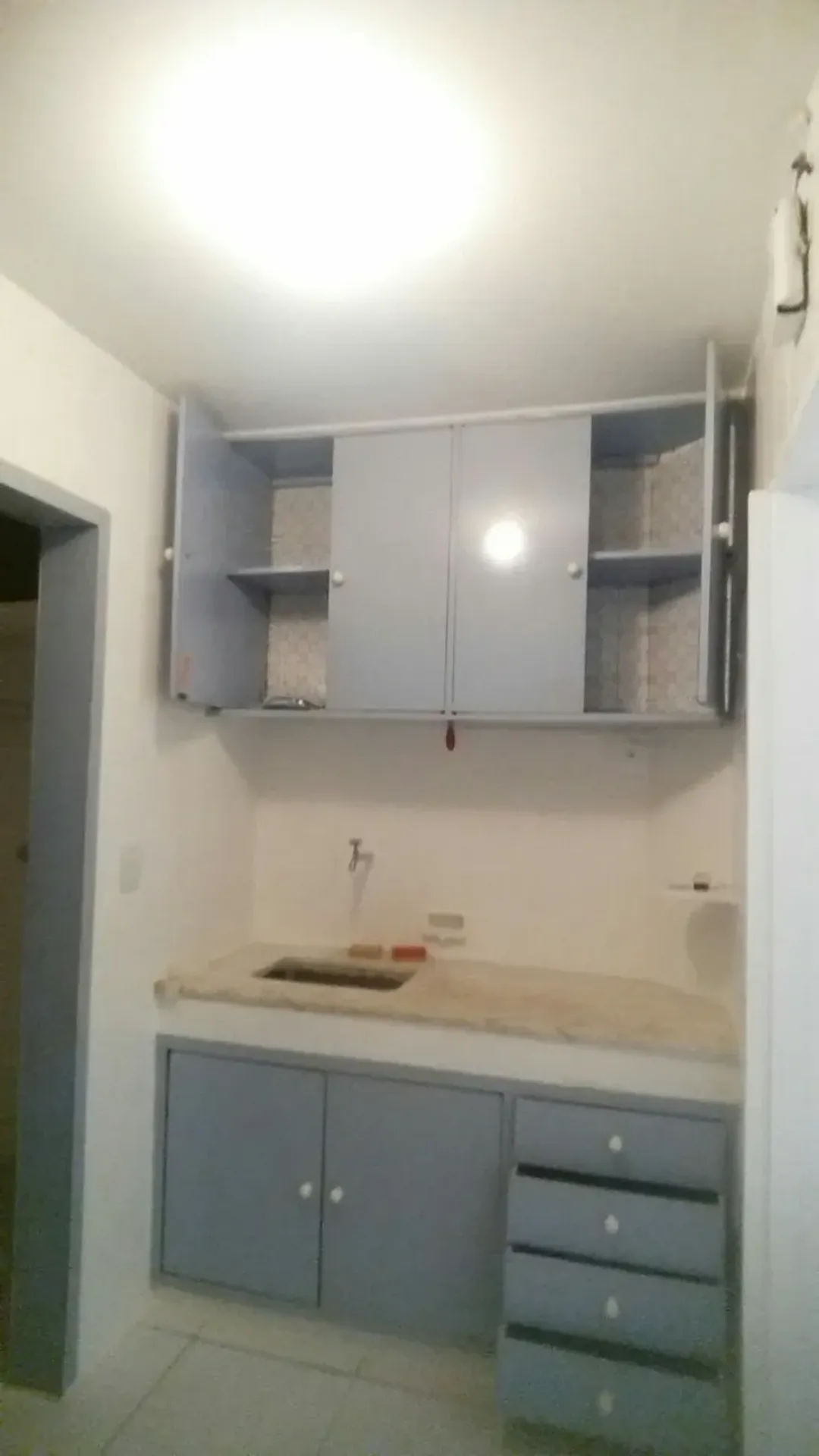 Дерев'яна підлога або ламінат та 1 спальня: квартира 38 м² — photo 2