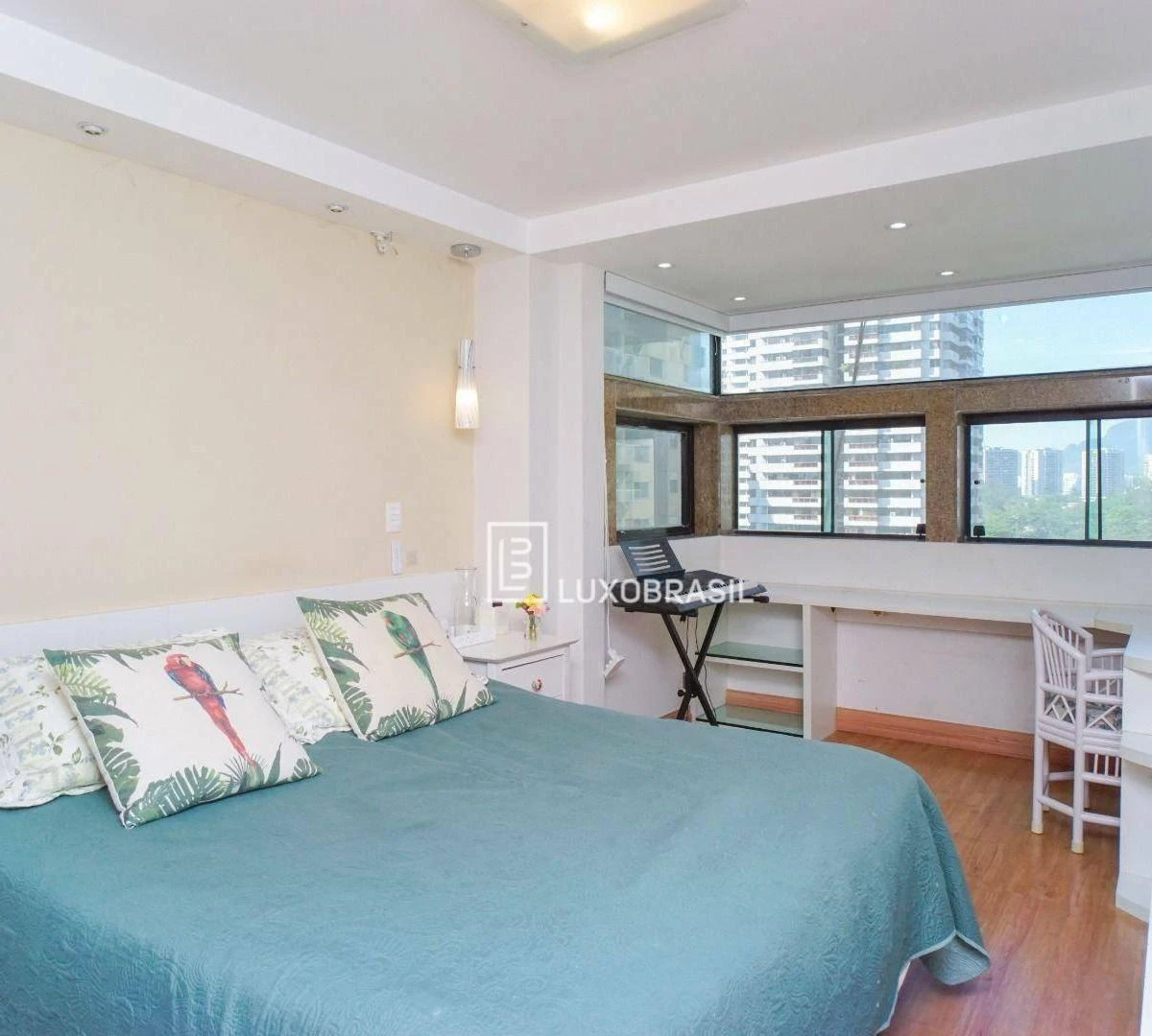 Apartamento mobiliado com varanda envidraçada e 4 quartos — photo 21