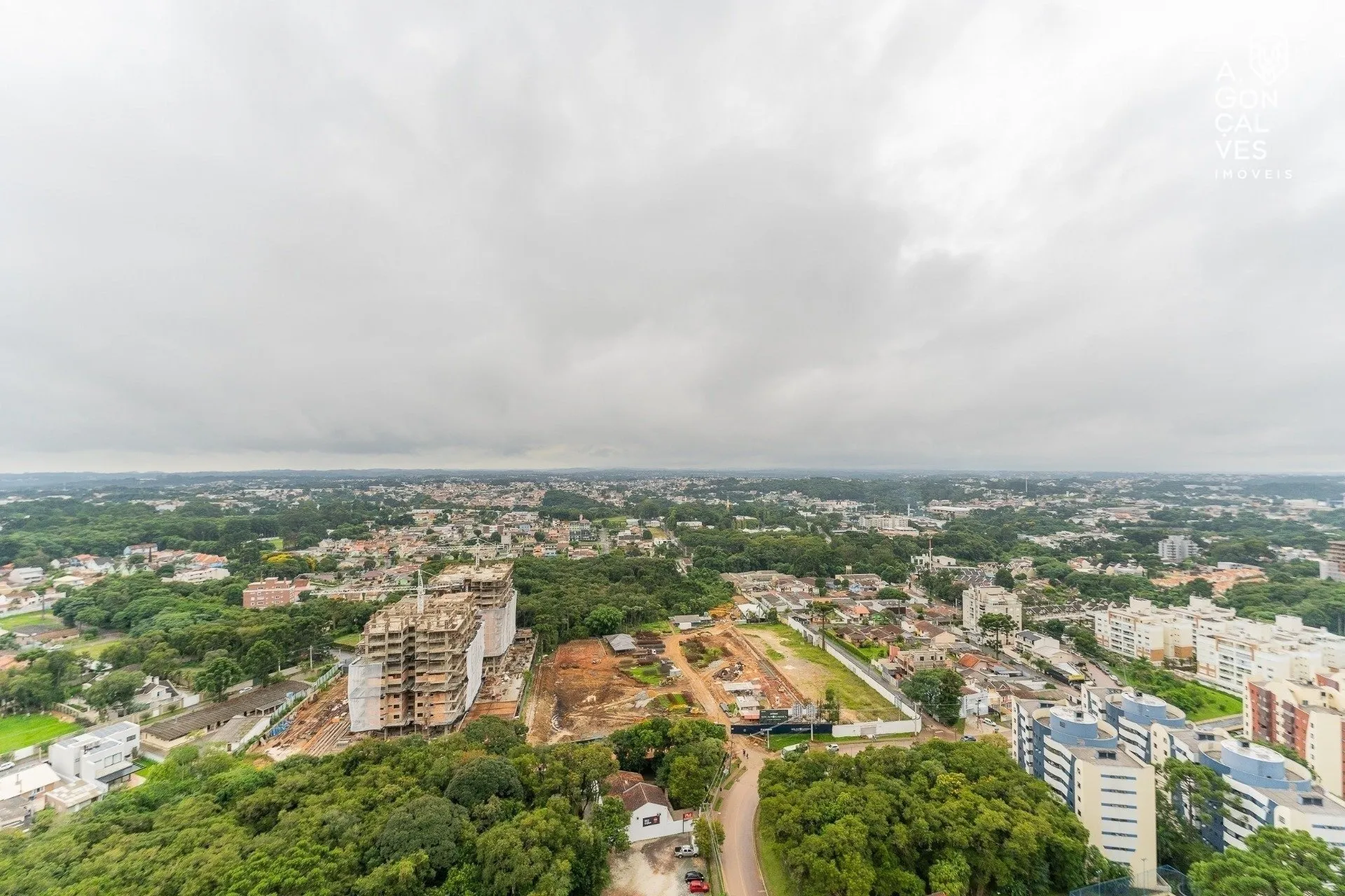 Квартира с 3 спальнями, 5 санузлами и 3 местами — photo 46