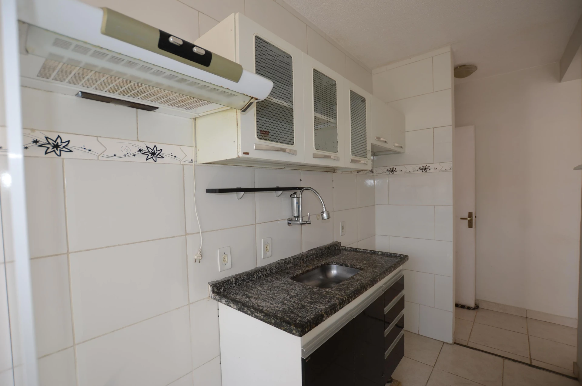 Apartamento de 2 quartos em condomínio com piscina — photo 3
