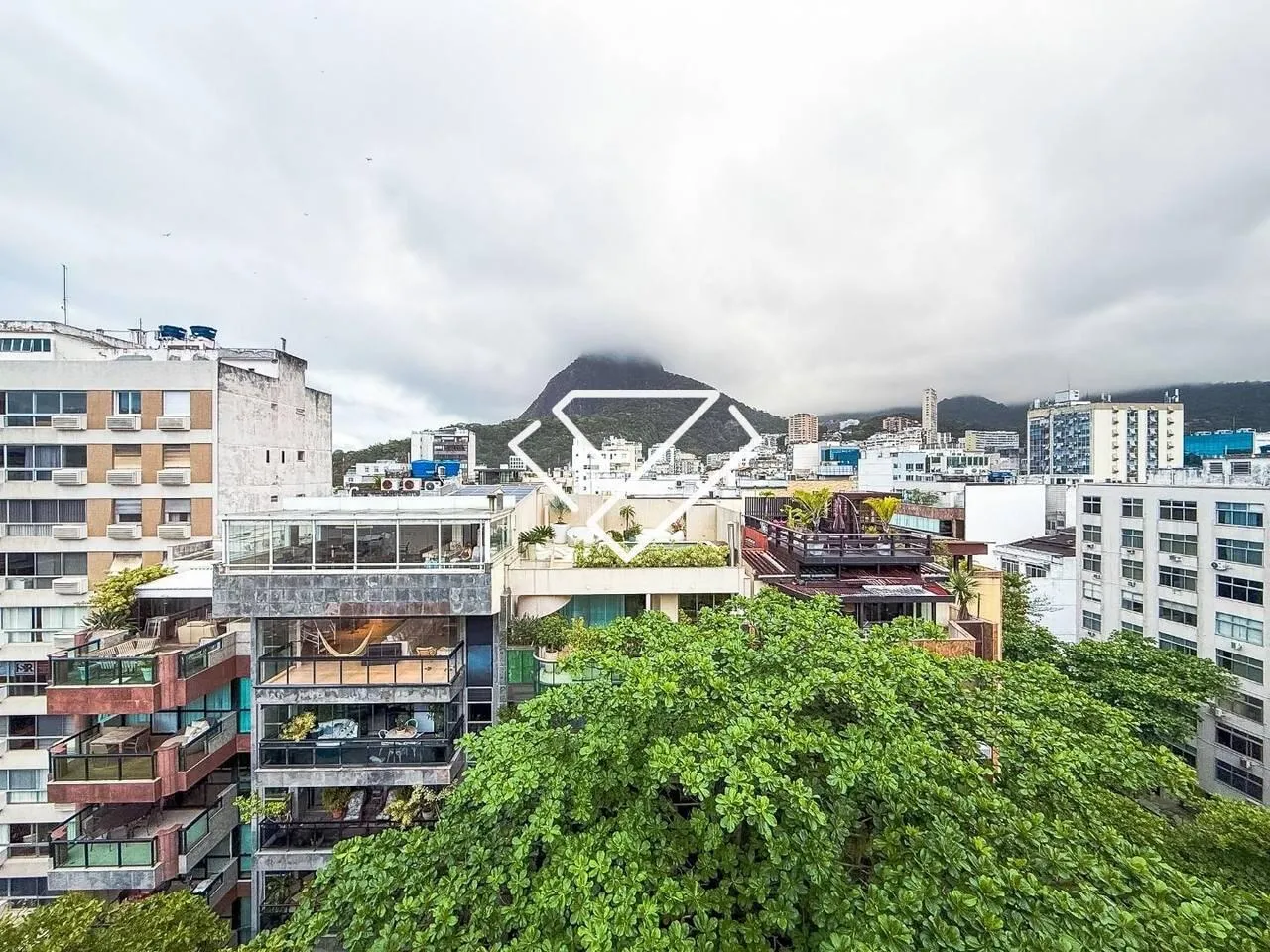 Water view in a 3-bedroom apartment, 660 m² — photo 38