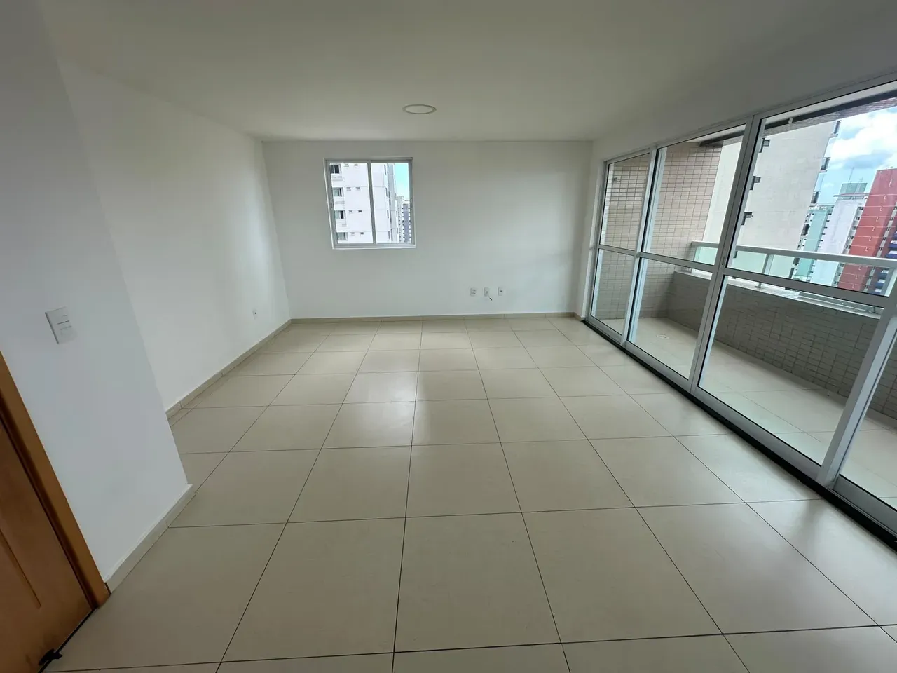 2-bedroom apartment with a washing machine in João Pessoa — photo 11