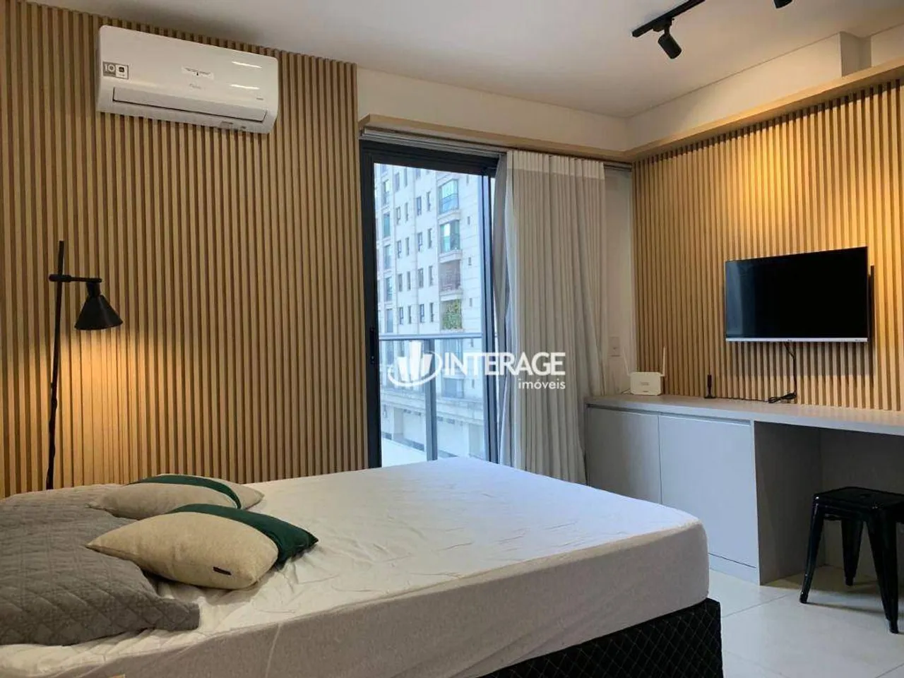 41 m² studio with 1 bedroom and a private BBQ balcony — photo 4