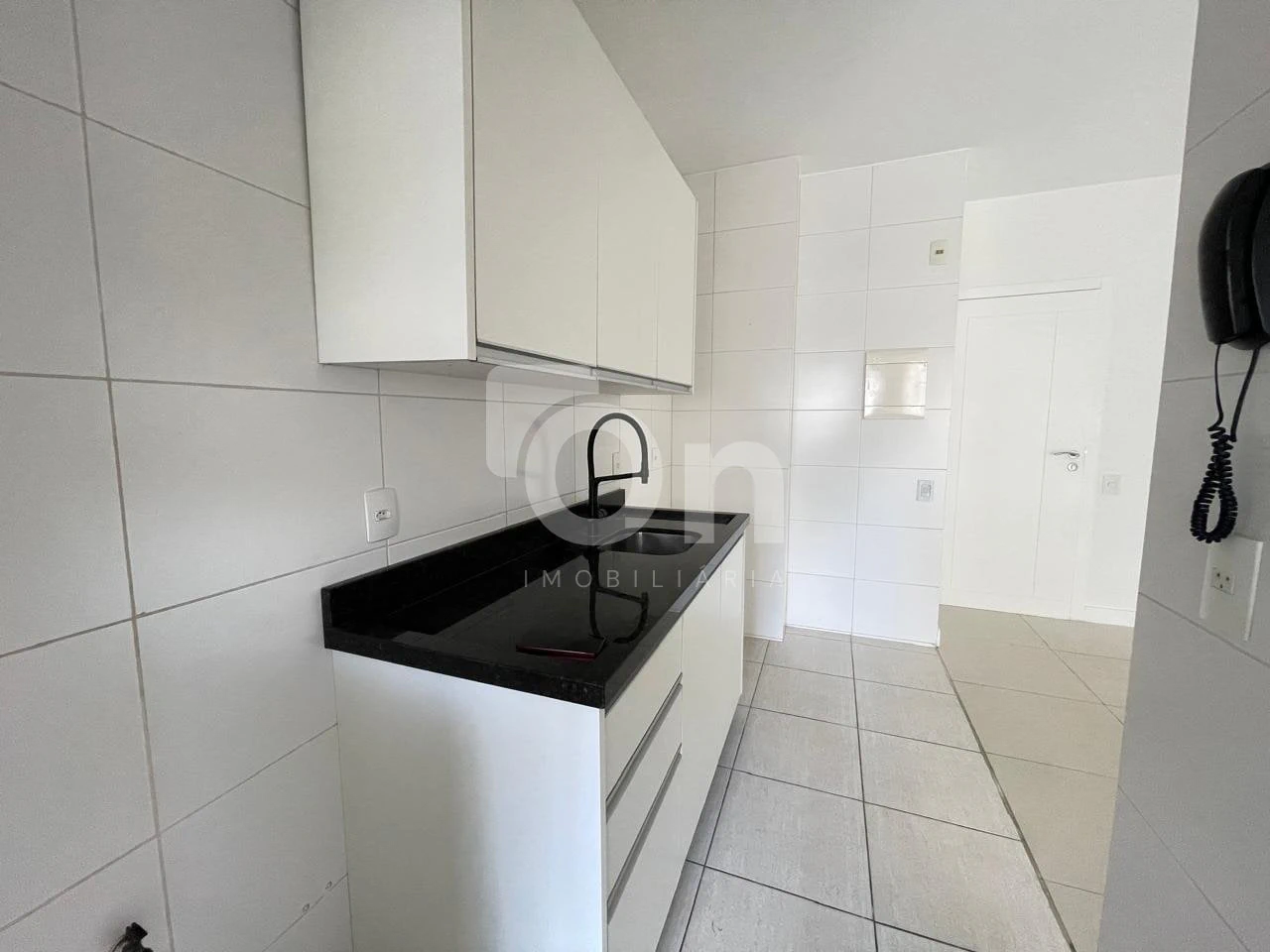 2-bedroom apartment with a water view in Florianópolis — photo 7
