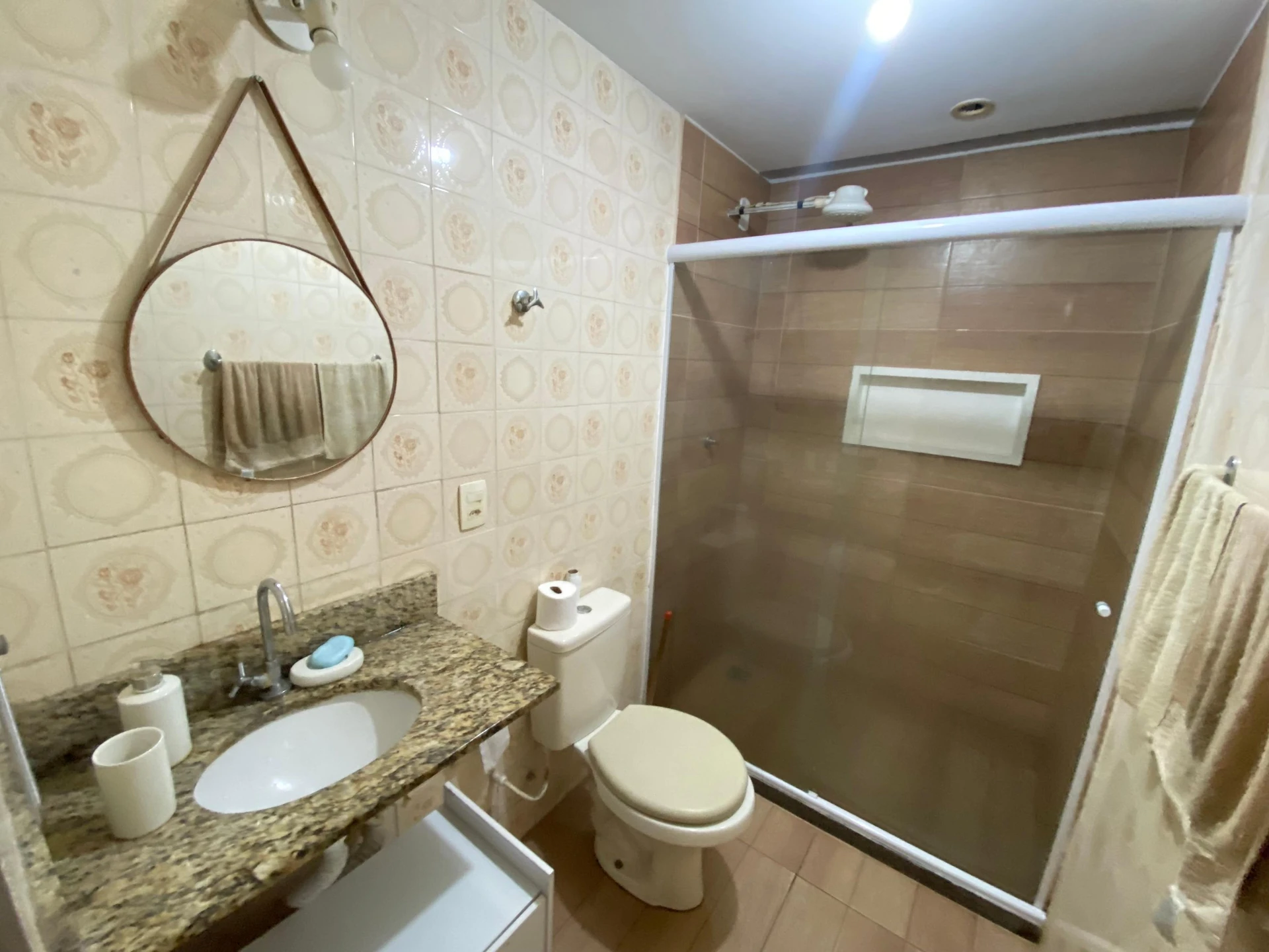 Apartment, 92 m², with wood or laminate floors — photo 37