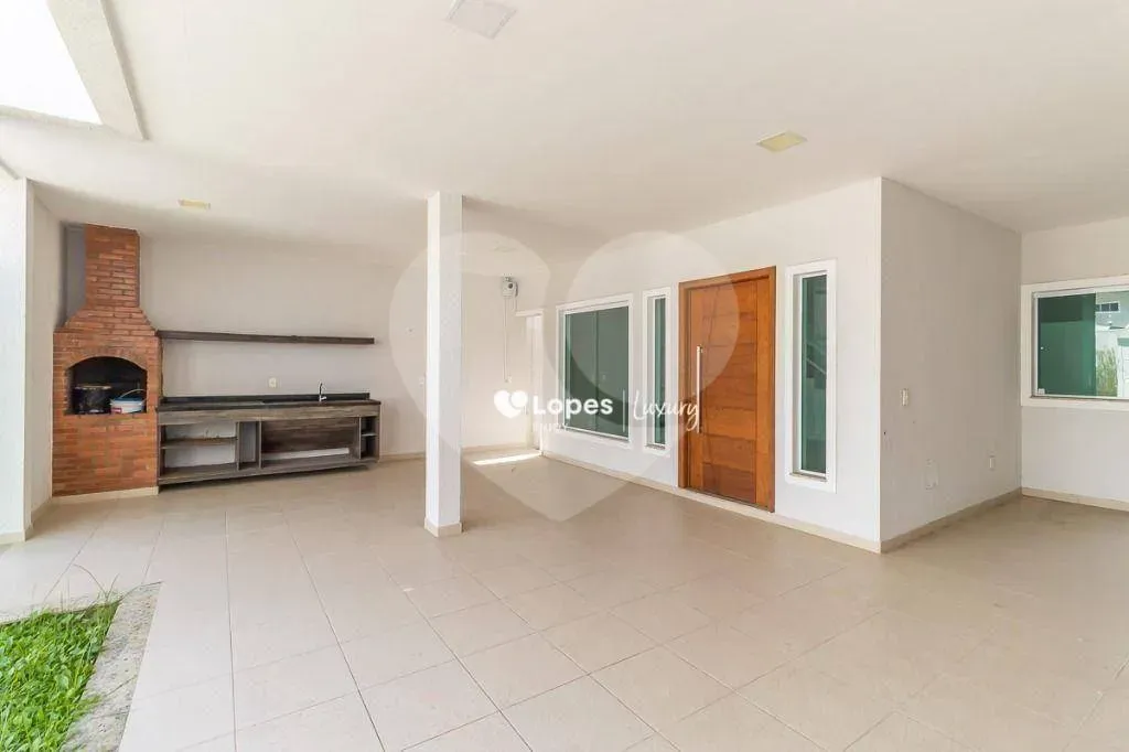 House with 5 bedrooms and a built-in balcony grill — photo 5