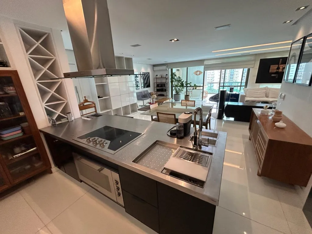 179 m² furnished apartment with 3 en-suites and 4 baths — photo 5