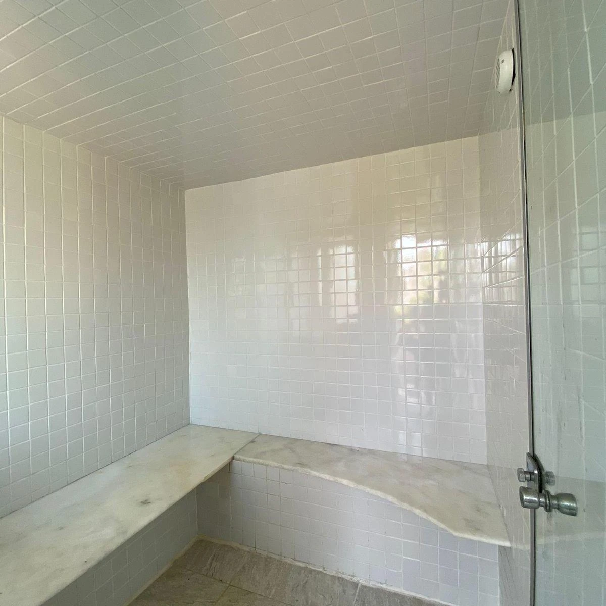 Rental penthouse with 255 m², 3 bedrooms — photo 2