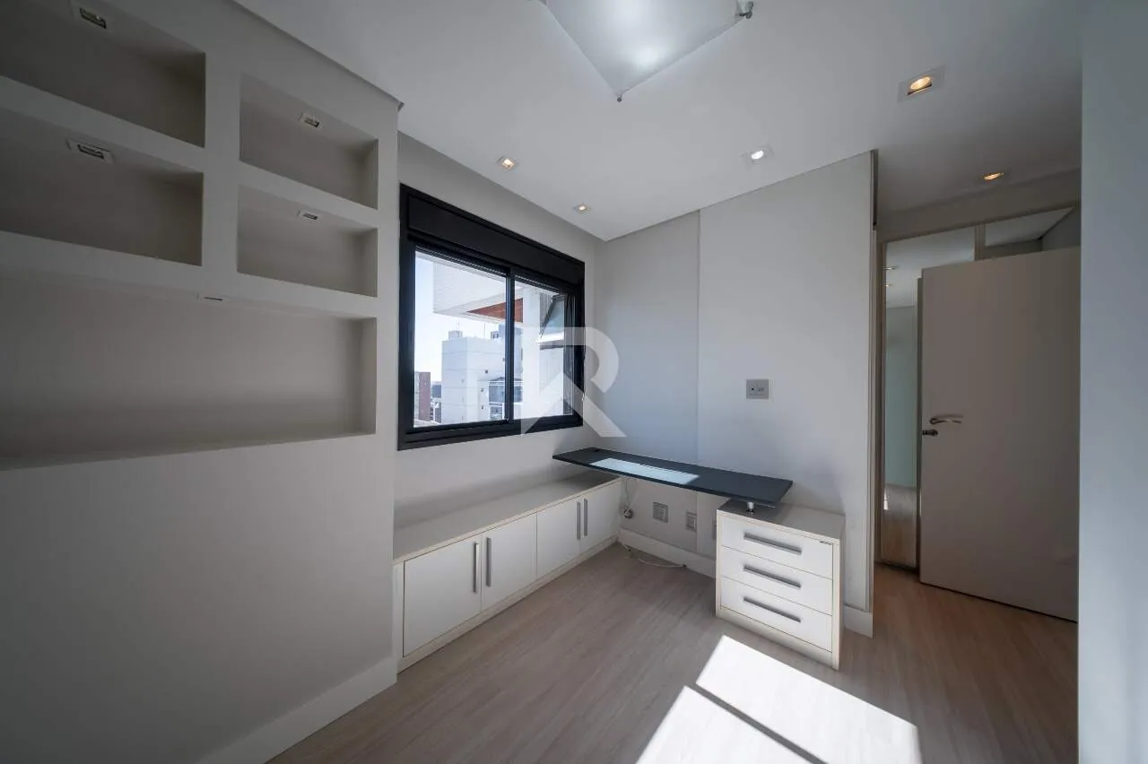 151 m² apartment with 3 bedrooms and 2 parking spots — photo 13