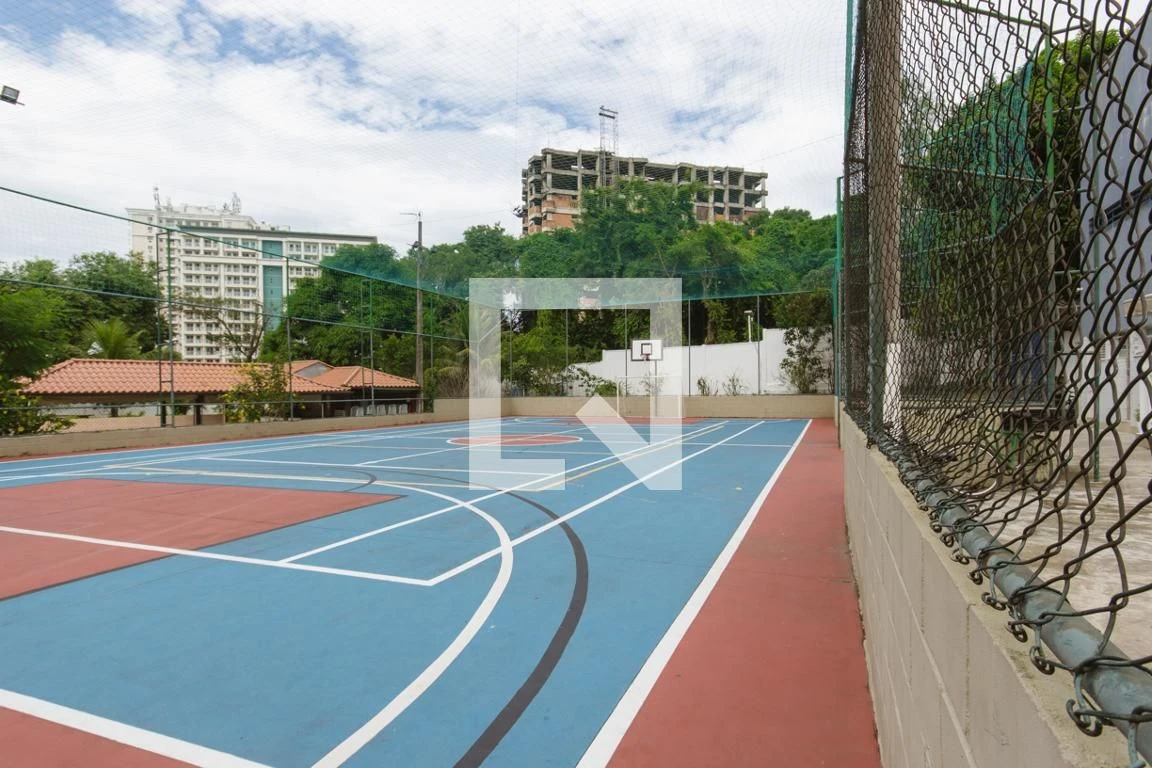 2-bedroom apartment with parking and balcony — photo 39