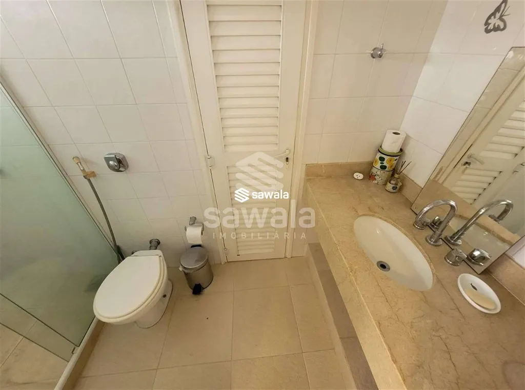 Furnished 600 m² house with 6 bedrooms and 8 bathrooms — photo 7