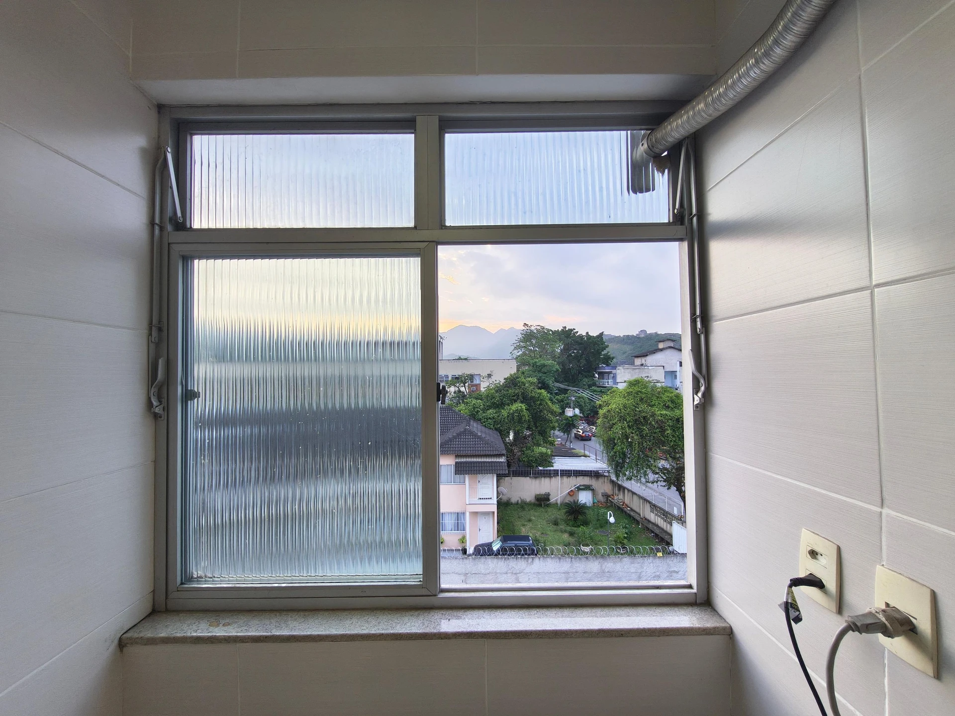 Mountain view in a 2-bedroom apartment, 60 m² — photo 40