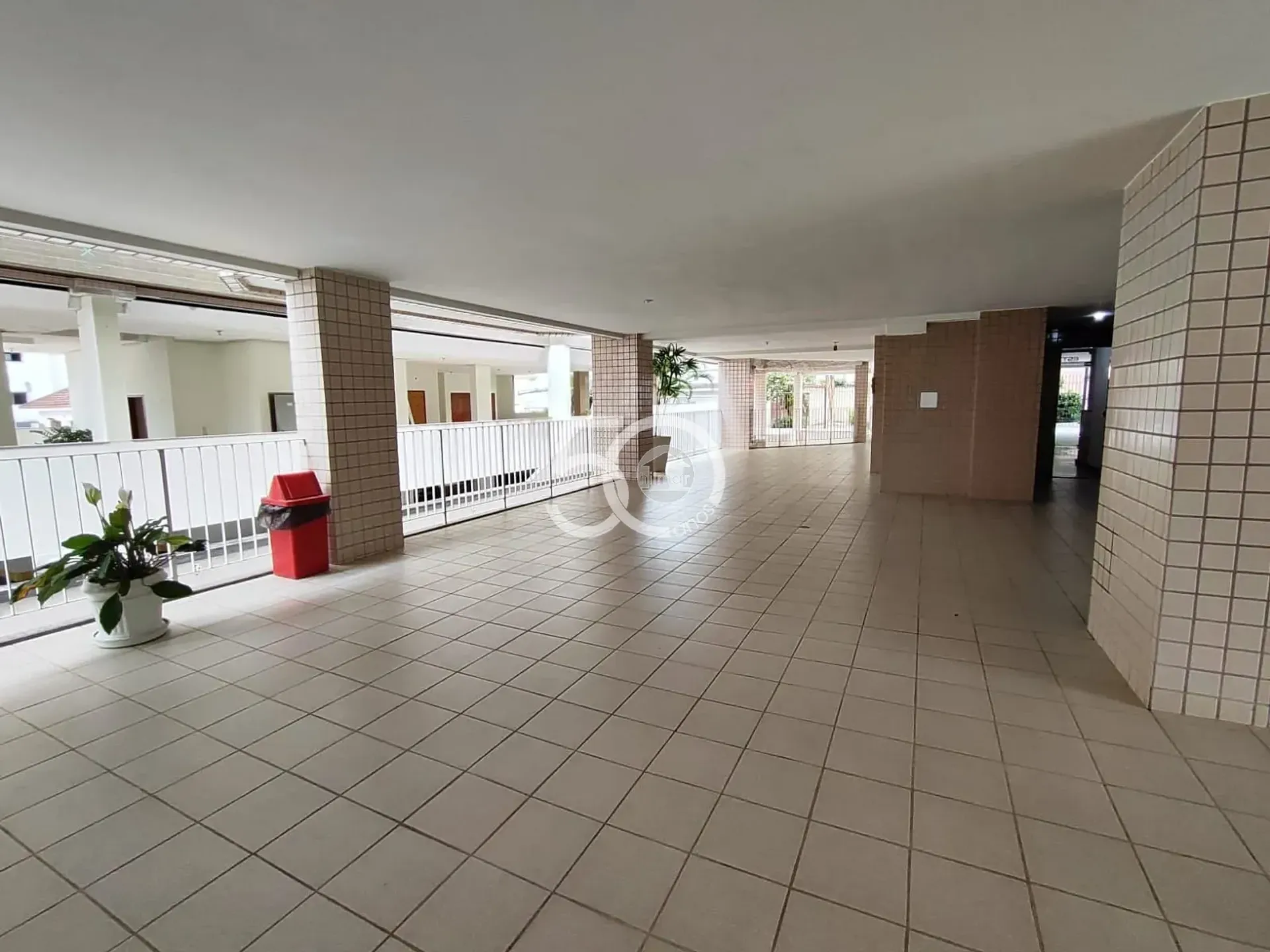 98 m² apartment with 3 bedrooms and 2 garage spaces — photo 47
