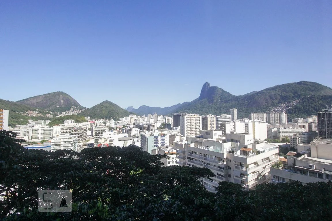 Mountain view in a 3-bedroom apartment, 140 m² — photo 35