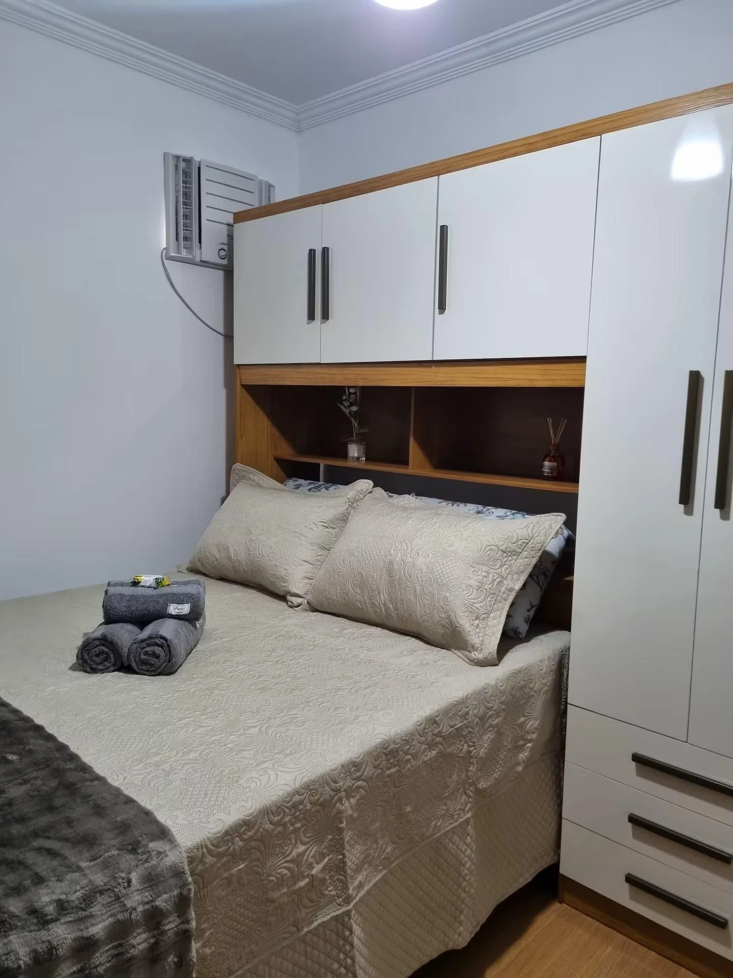 Furnished 2-bedroom apartment with a gas stove — photo 3