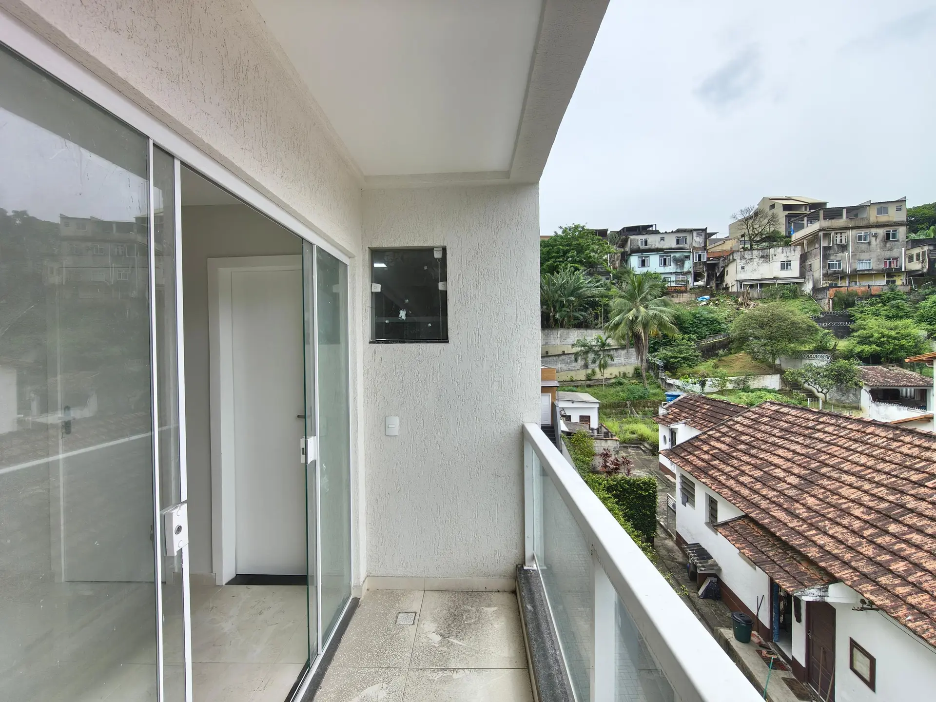 House, 110 m², with floor-to-ceiling windows — photo 26