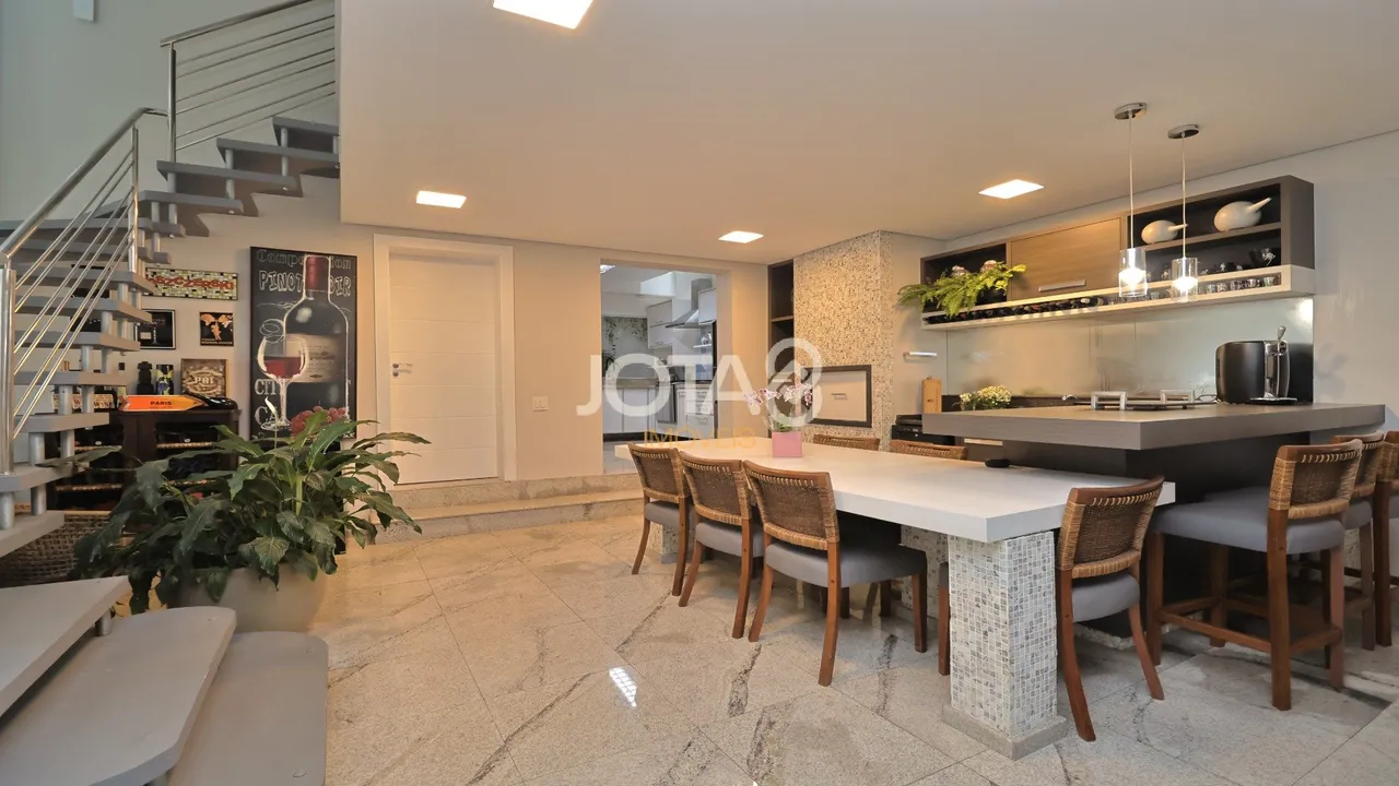 Furnished house with 4 bedrooms and open-plan kitchen — photo 13