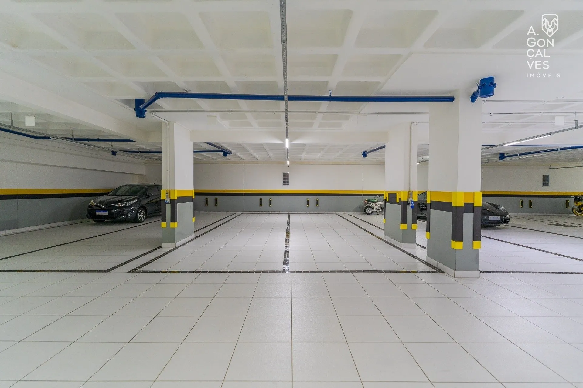 Змебльована квартира з 3 спальнями та 5 ванними — photo 35