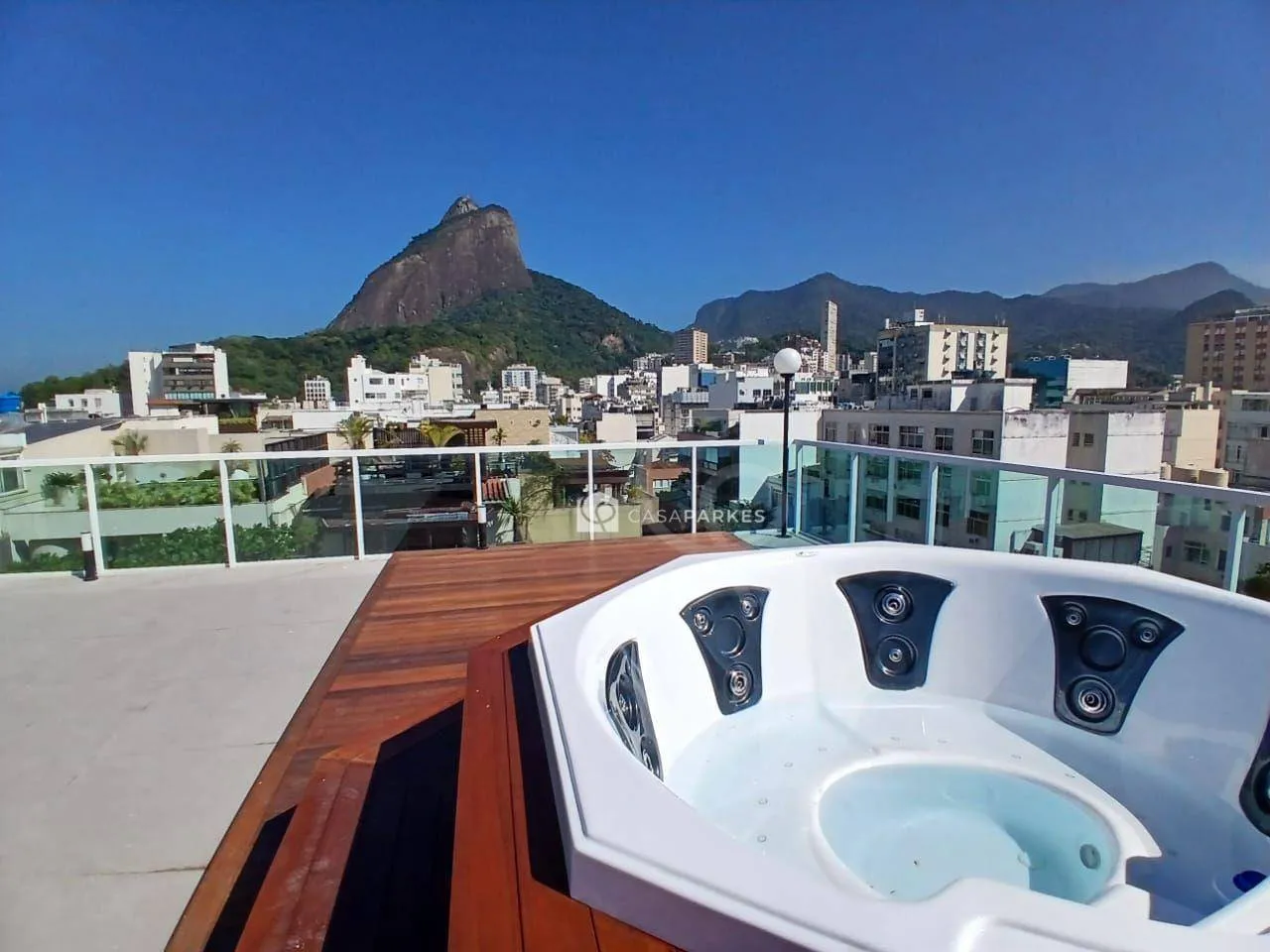 Penthouse with 3 bedrooms and 4 bathrooms — photo 40