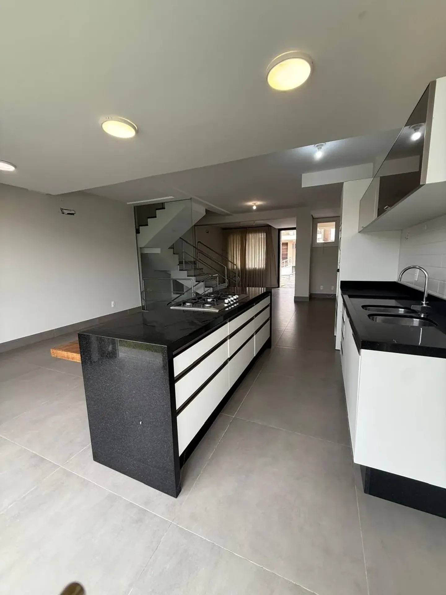 Furnished house, 263 m², with a water view — photo 20