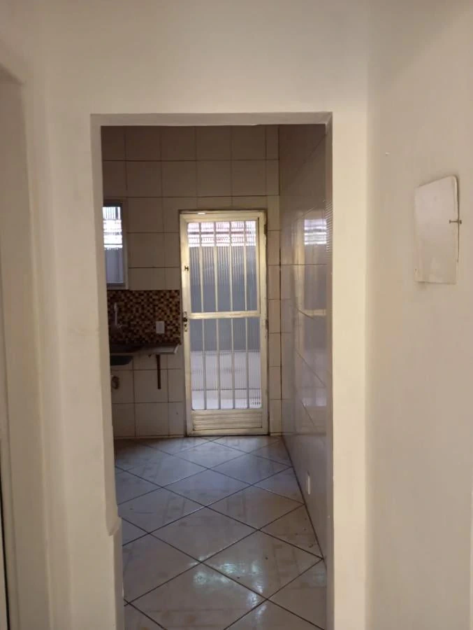 Casa com 2 quartos e tanque na área de serviço — photo 2