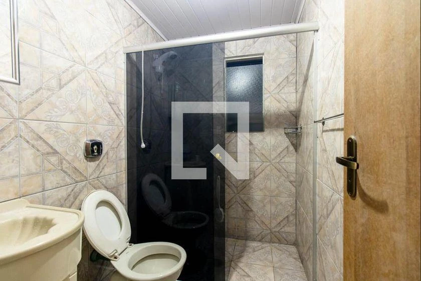 Rental house with 2 bedrooms and a laundry area — photo 13